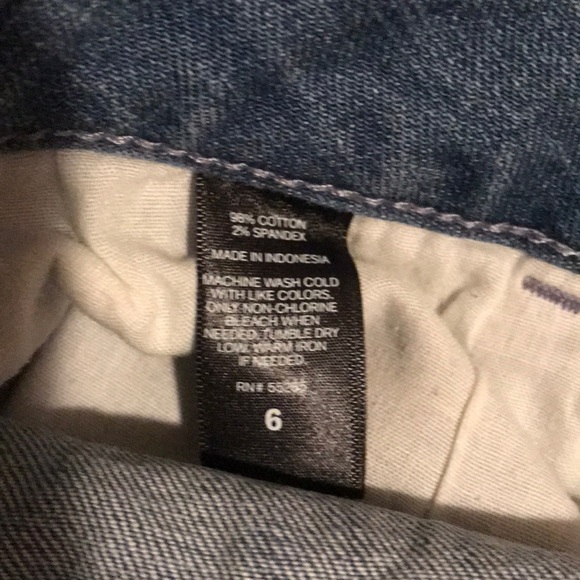 Sale ! Express jeans shorts size 6. EUC - Picture 4 of 4